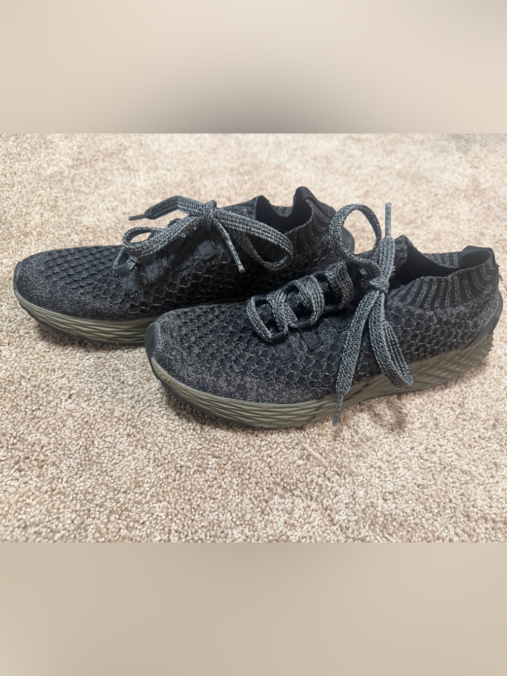 Knit Runners in Black and Gray